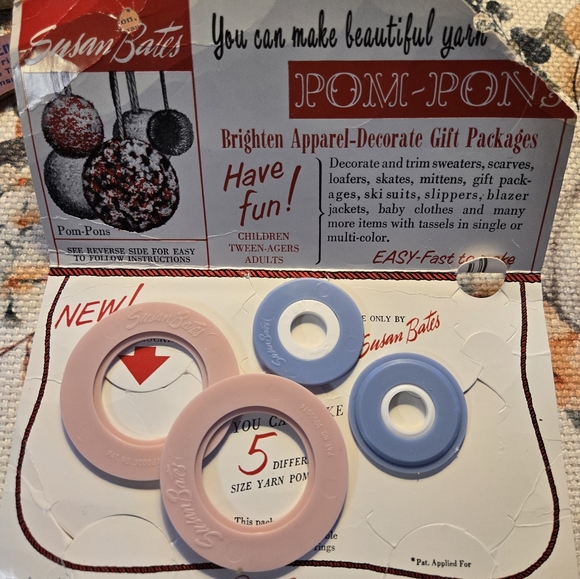 Lot of vintage sewing crafting quilting supplies. - Picture 8 of 16